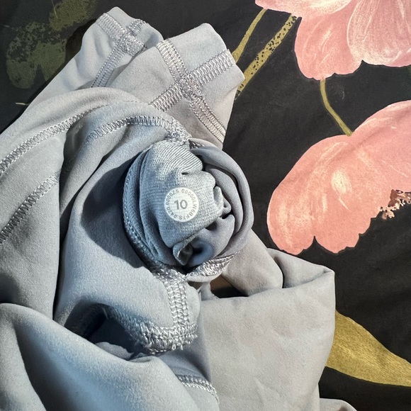 Cropped Baby Blue Lululemon Leggings - Picture 4 of 4